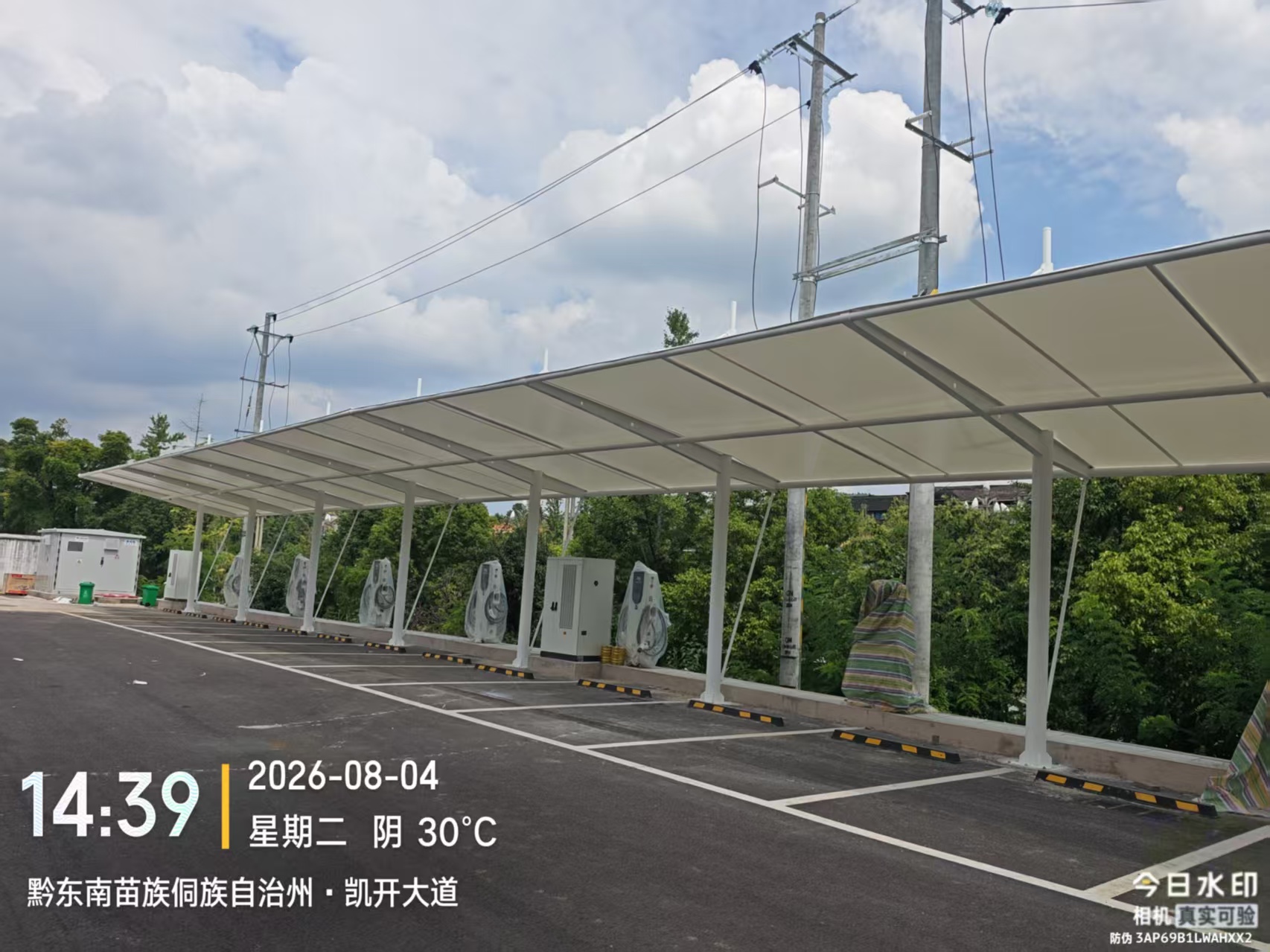 七字型车棚实景