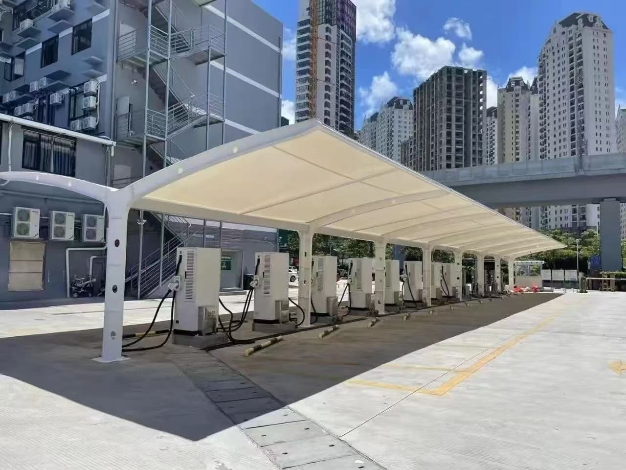 城市充电车棚